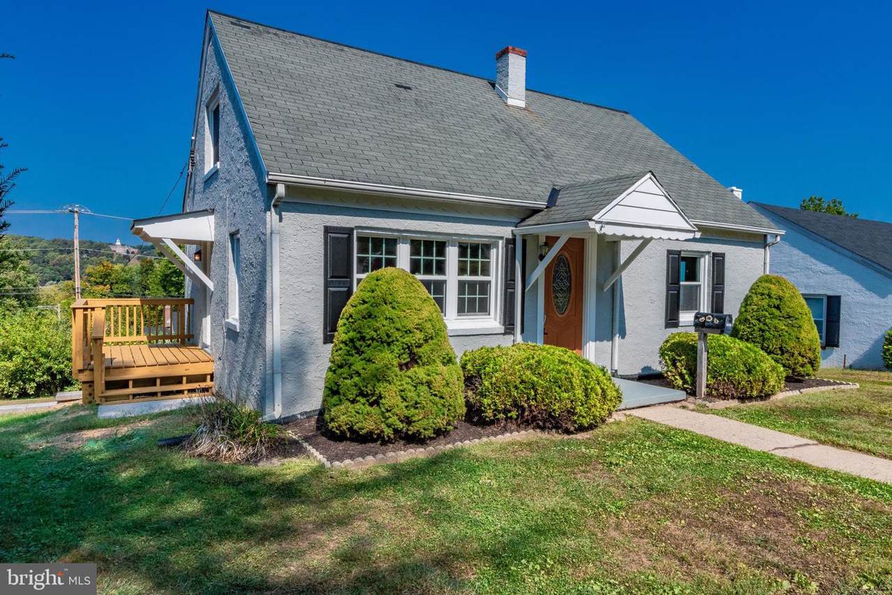 1501 Oak Street - Photo 1