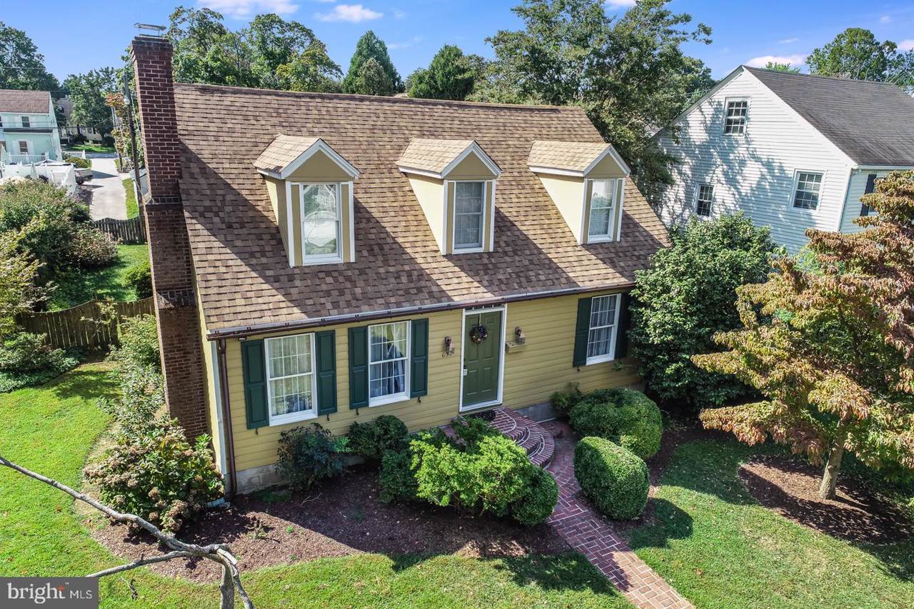 632 Governors Avenue - Photo 1