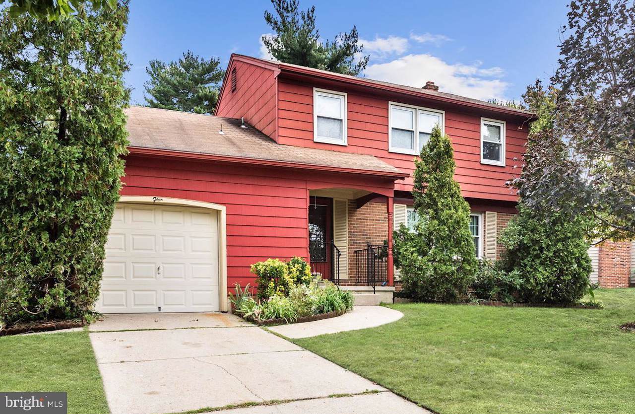 4 Charter Oak Lane - Photo 1