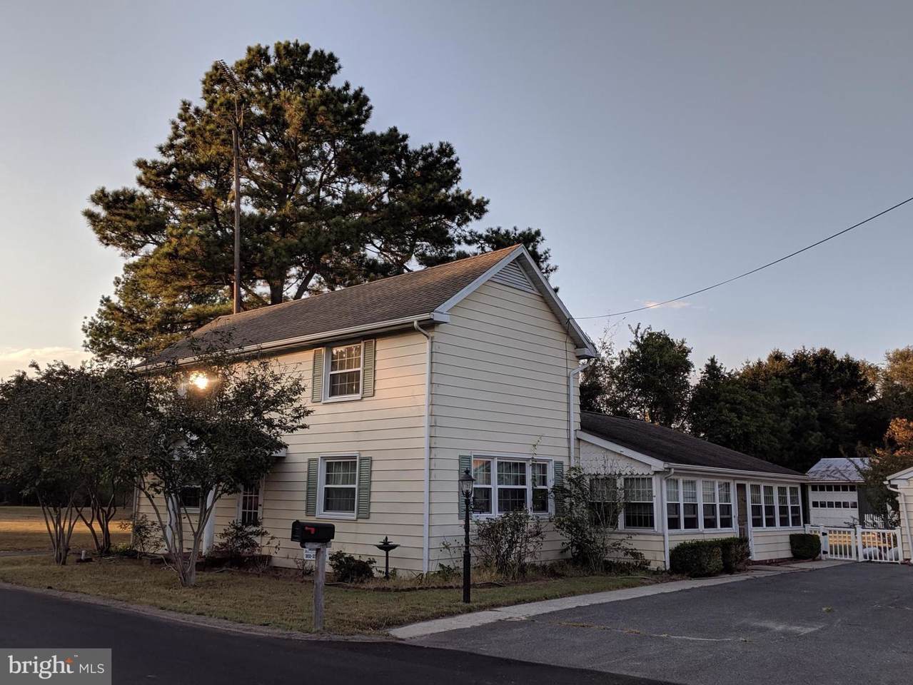 504 Vine Street - Photo 1