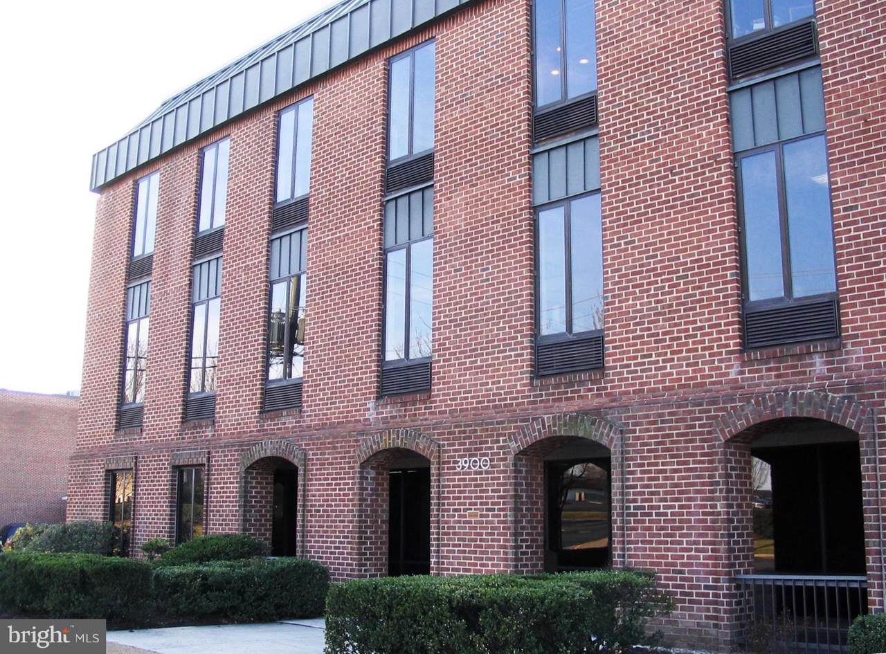3900 University Drive - Photo 1
