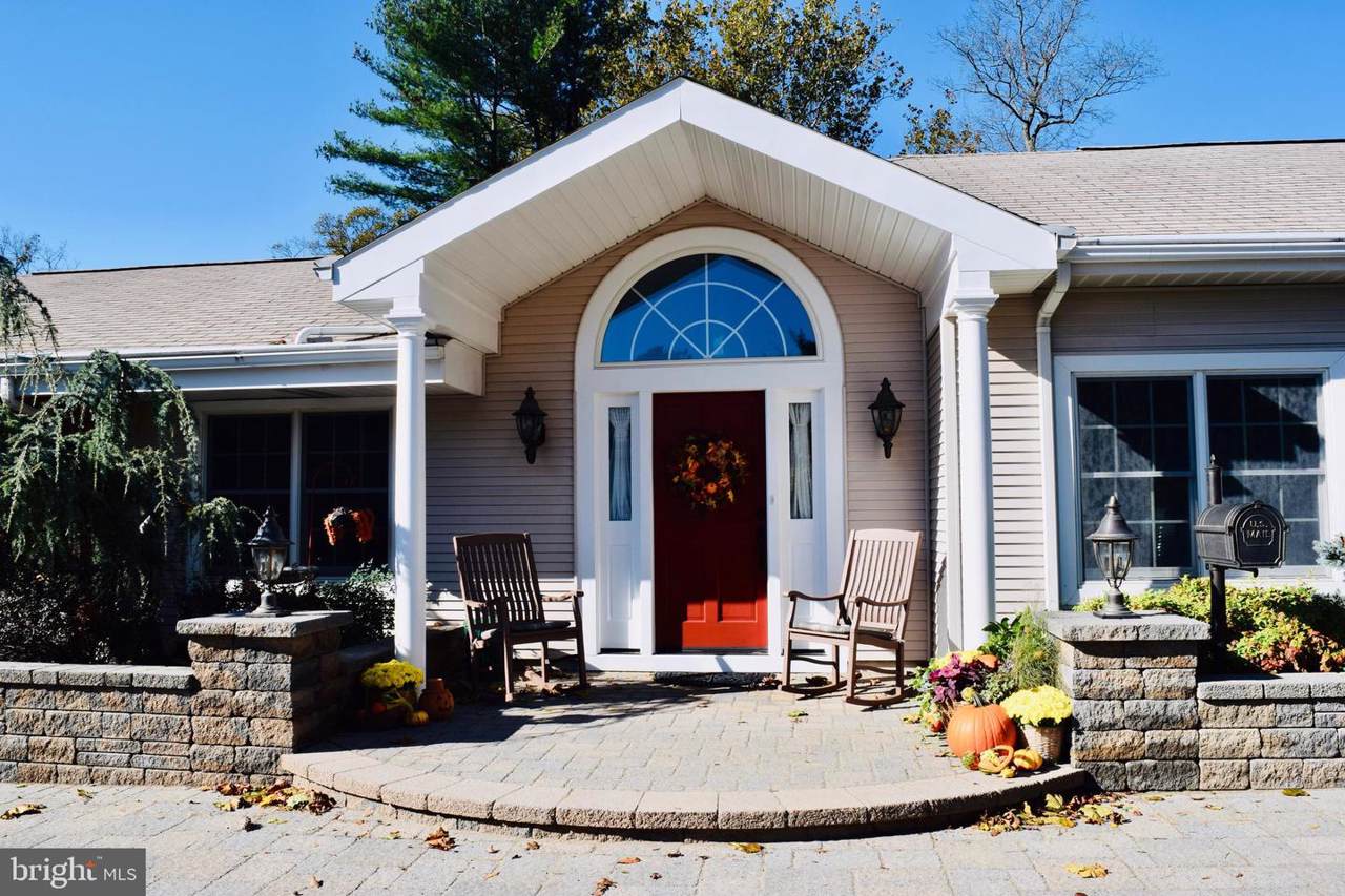 315 Hutchinson - Photo 1