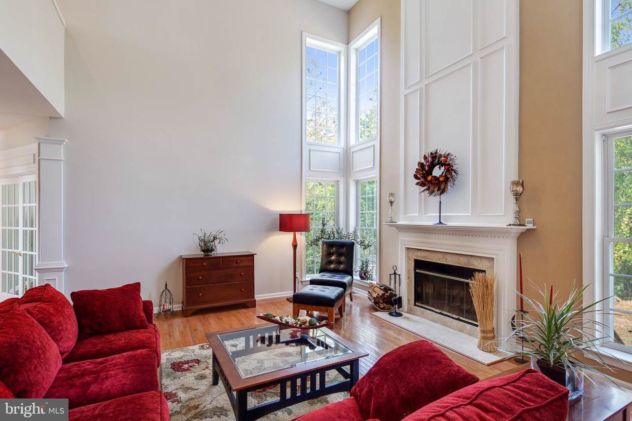 121 Borden Way - Photo 1