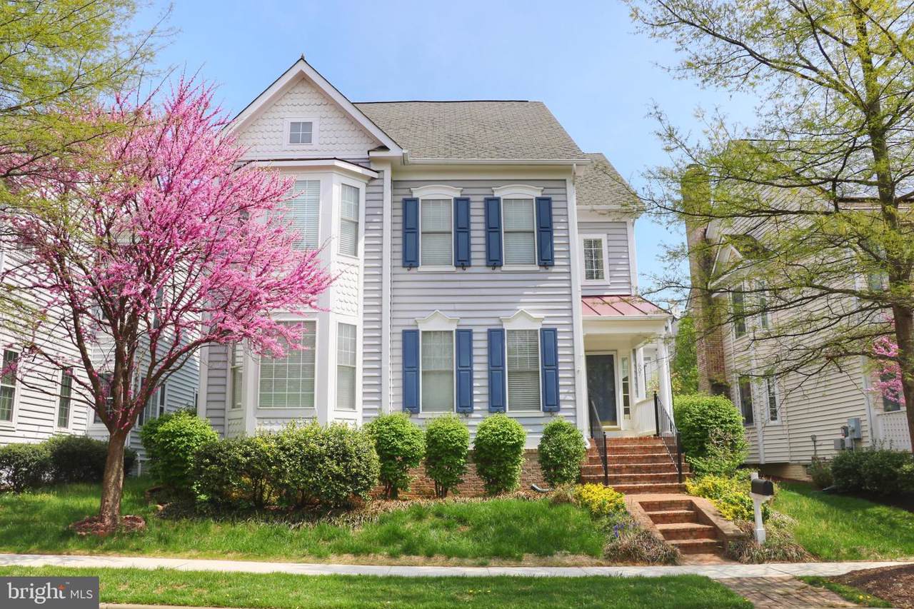 607 Crooked Creek Drive - Photo 1