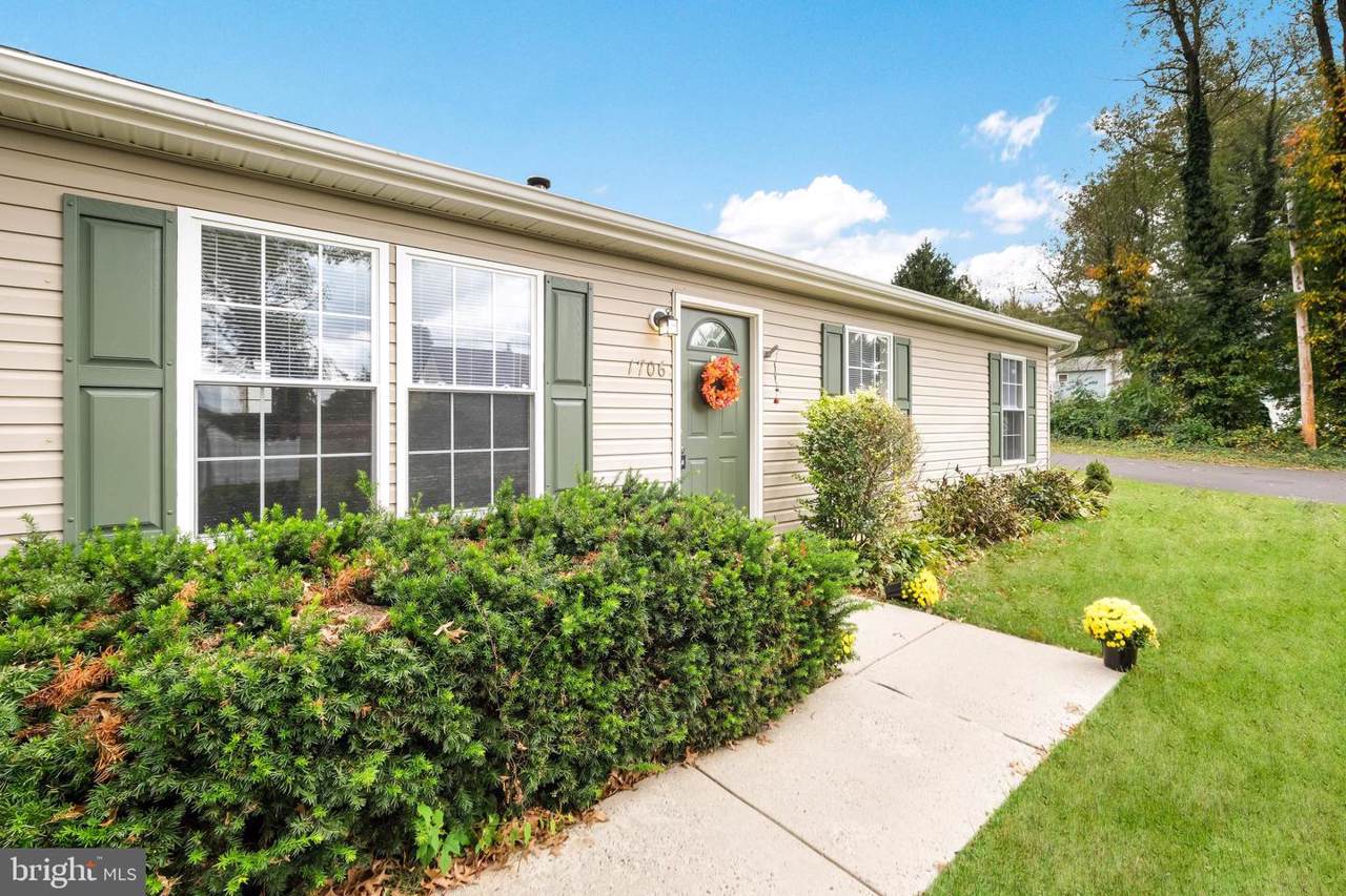 1706 4TH Street - Photo 1