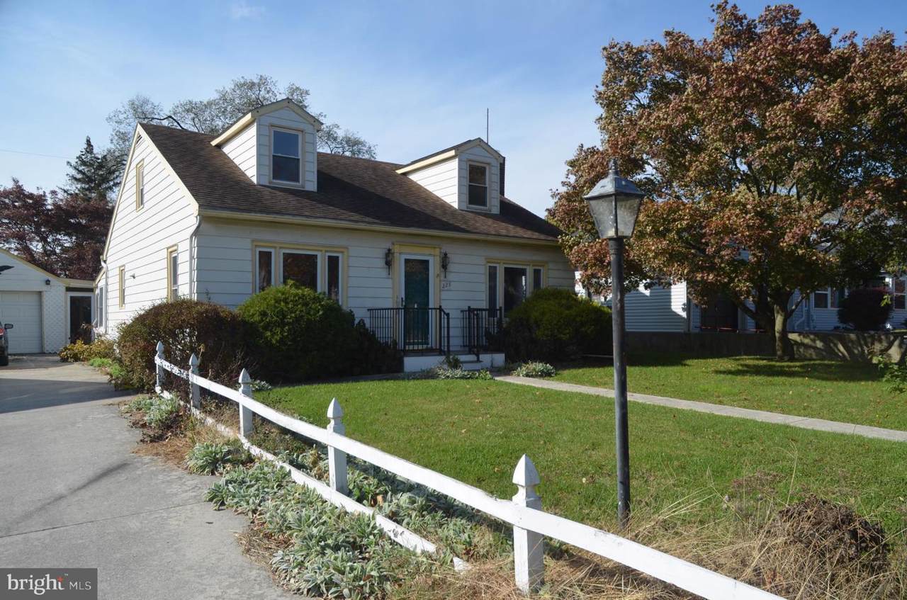 223 Park Heights Boulevard - Photo 1