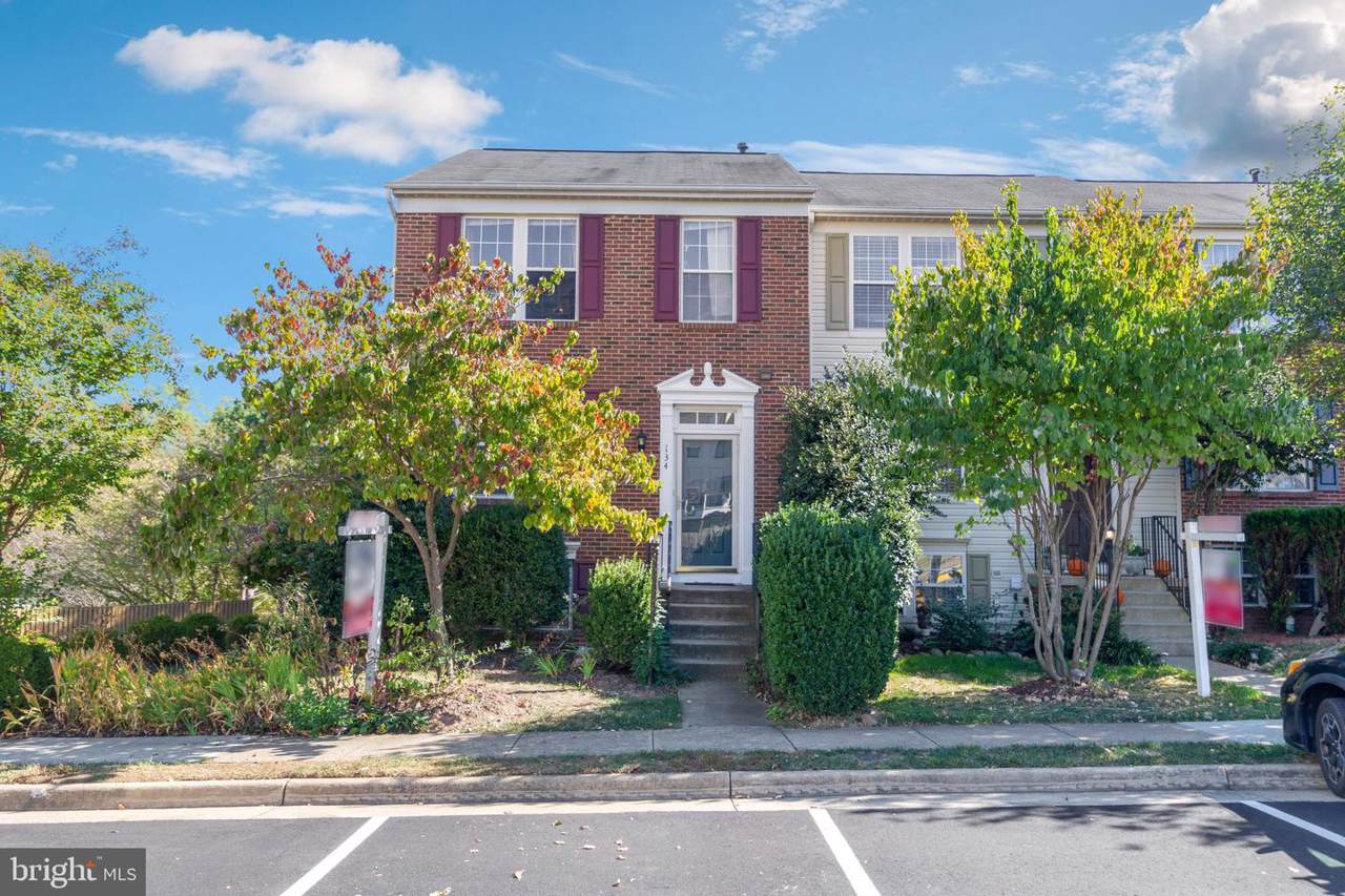 134 Shirley Square - Photo 1