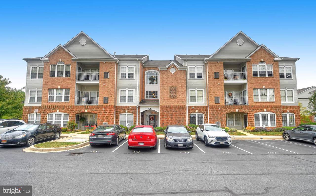 205 Kings Crossing Circle - Photo 1 205 Kings Crossing Circle - Photo 1