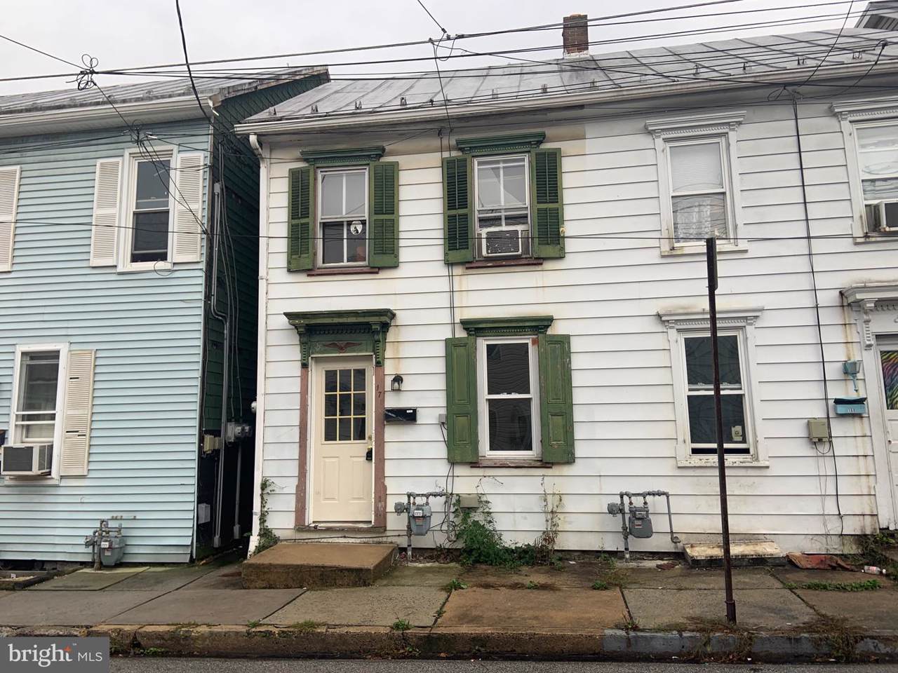 170 Penn Street - Photo 1