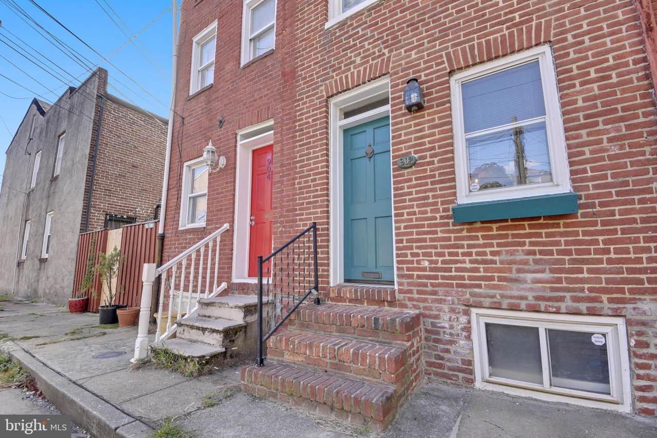 902 Compton Street - Photo 1