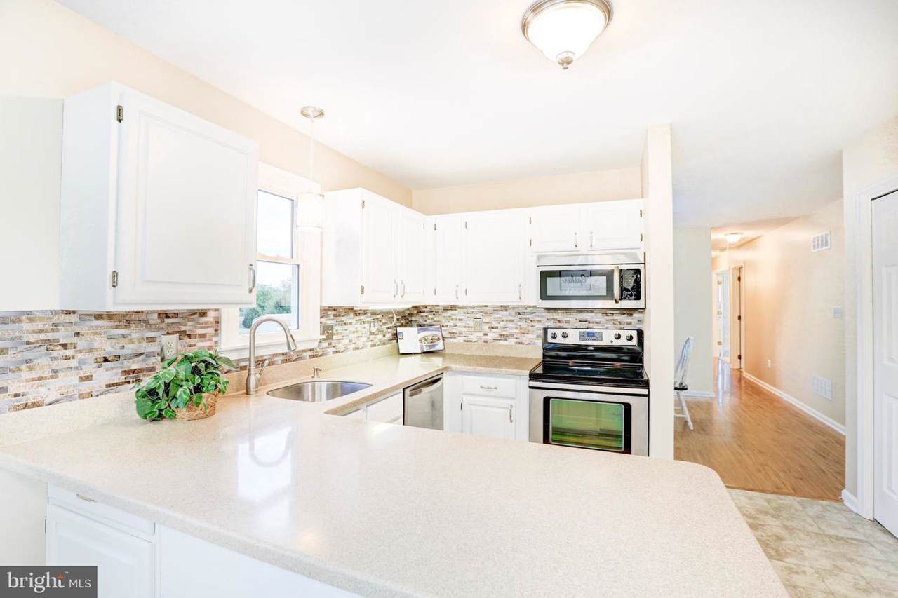 405 Sharon Court - Photo 1