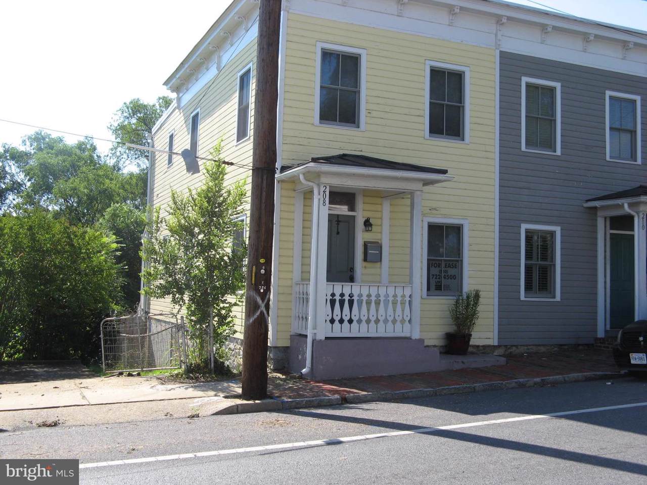 208 Kent Street - Photo 1