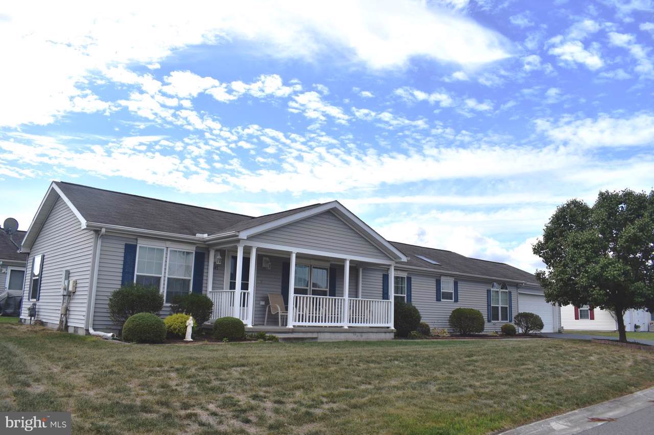 147 Maureen Place - Photo 1