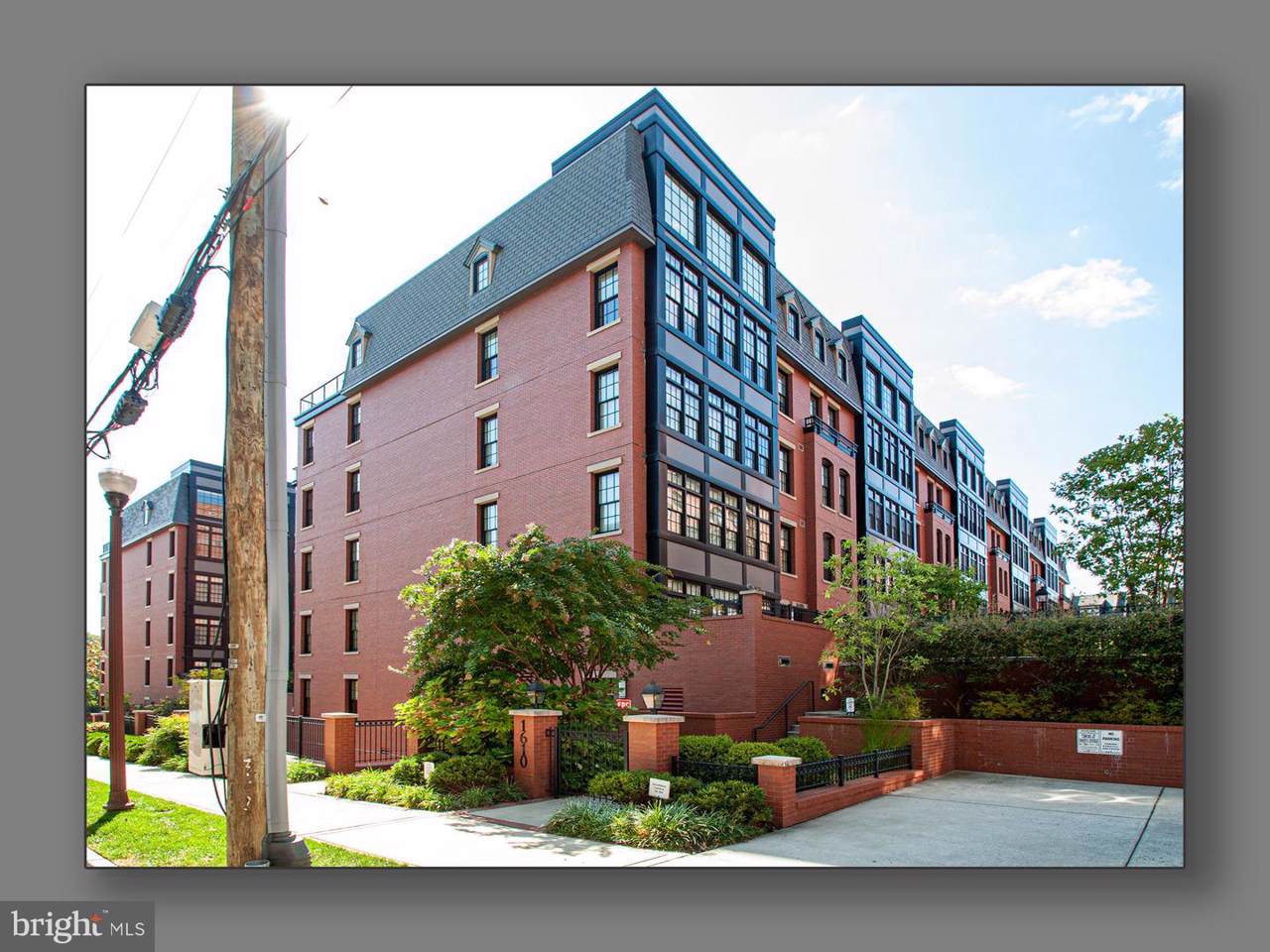 1610 Queen Street - Photo 1