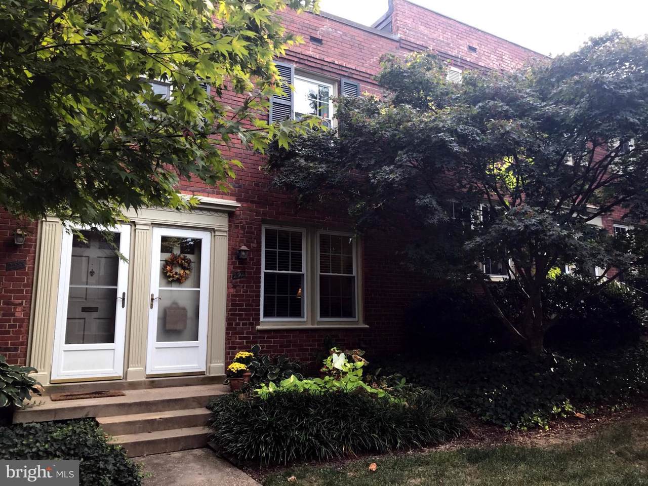 1100 Barton Street - Photo 1