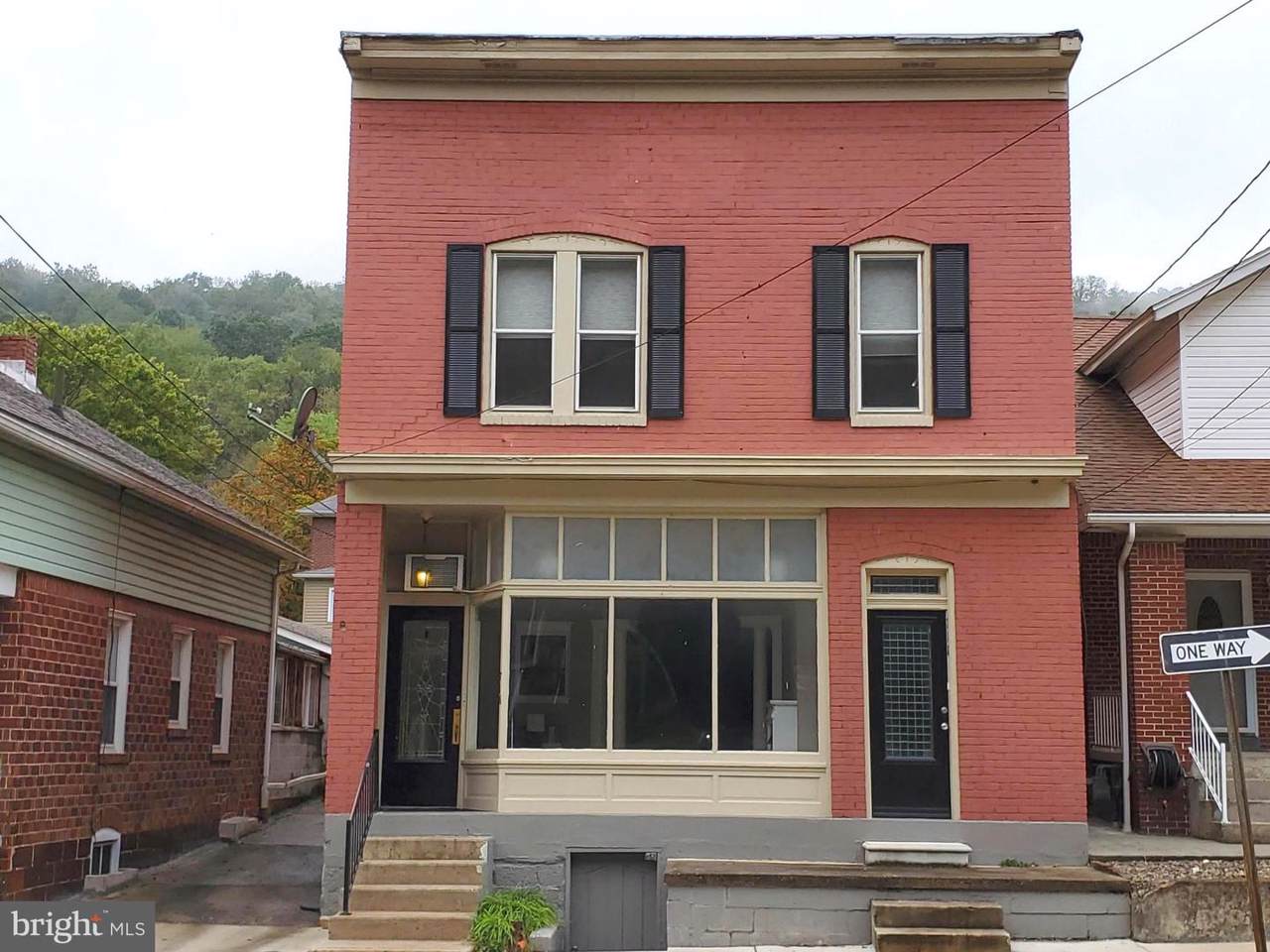 718 Frederick Street - Photo 1