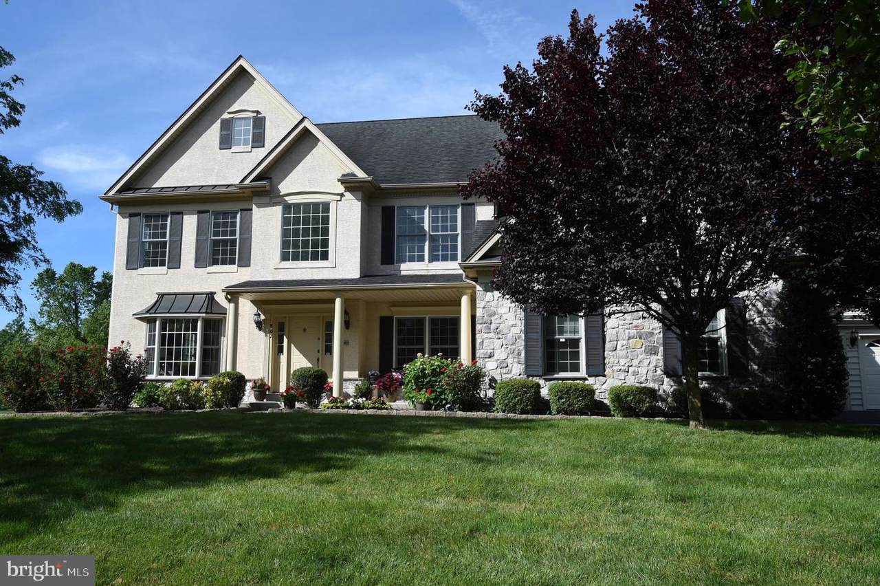 802 Princeton Drive - Photo 1