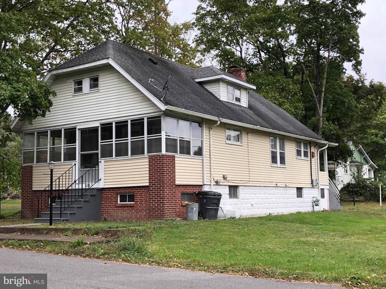 625 Braddock Avenue - Photo 1