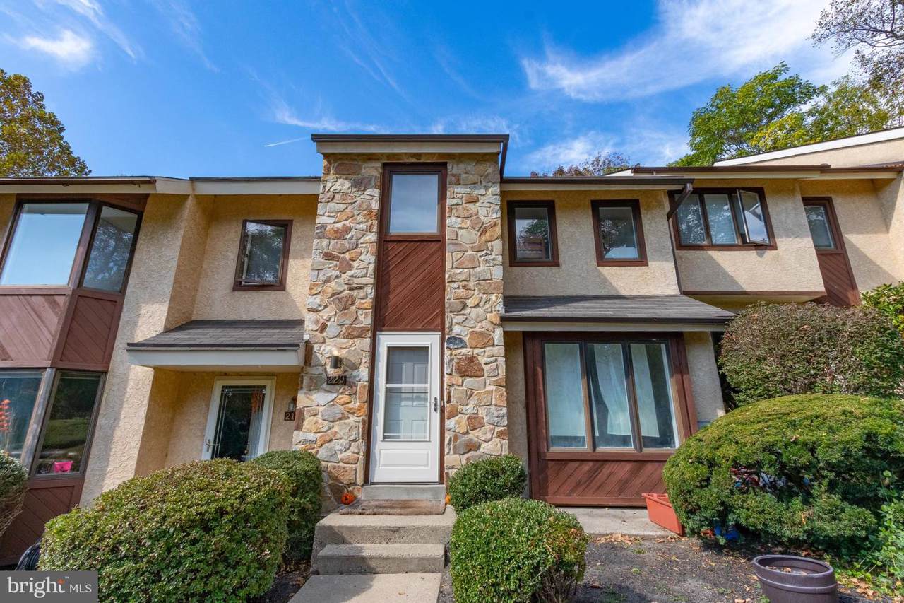 220 Northbrook Drive - Photo 1
