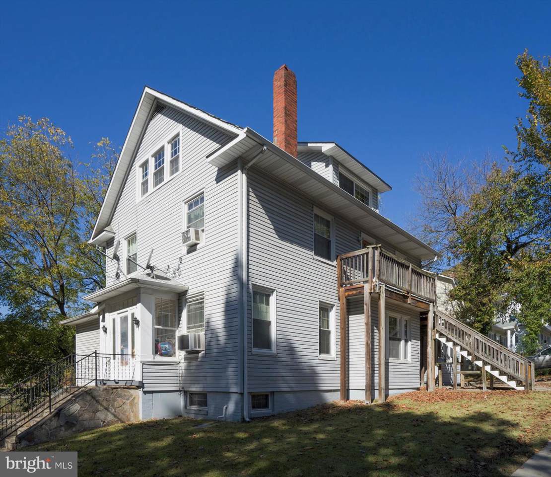 206 Maple Road - Photo 1