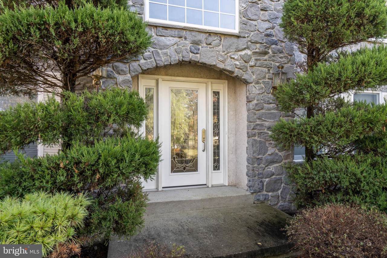 102 Clayton Court - Photo 1