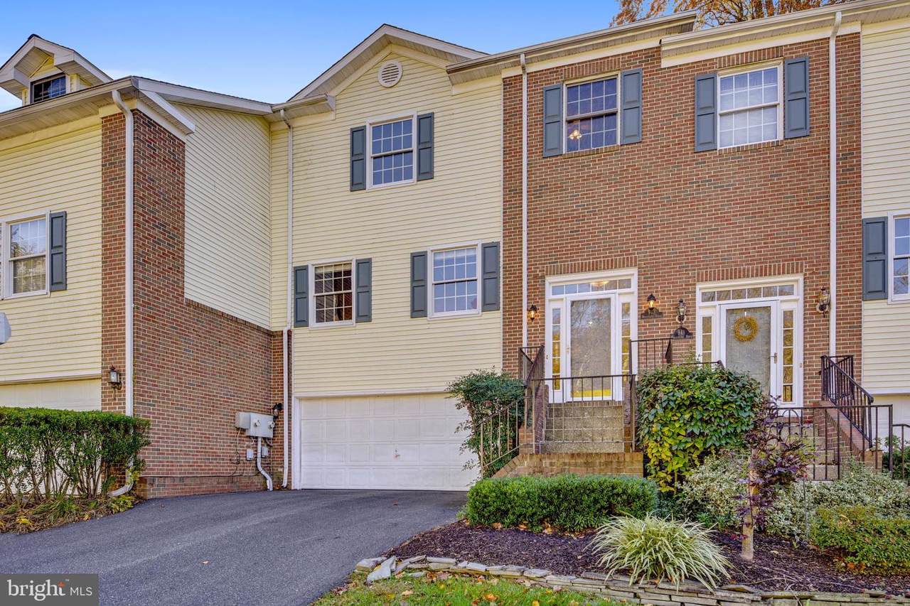943 Whispering Ridge Lane - Photo 1