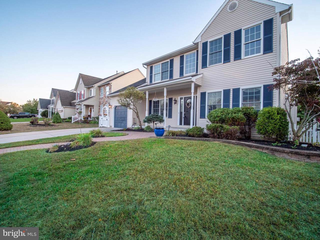 906 Ashburn Way - Photo 1