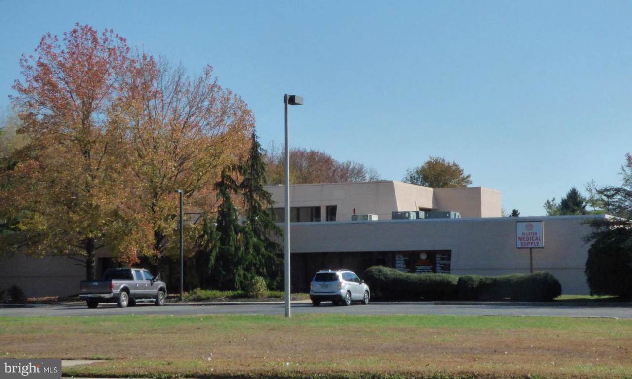 390 Broadway - Photo 1