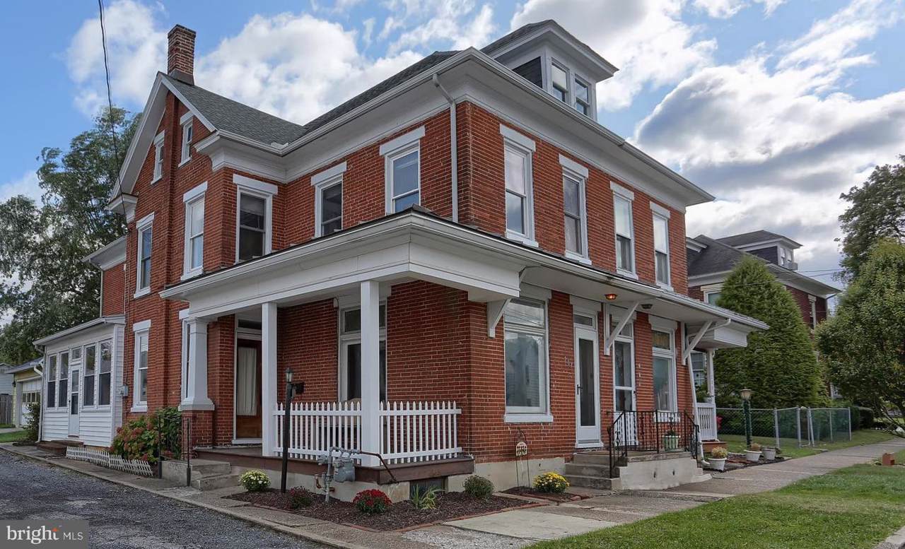 207 Arch Street - Photo 1
