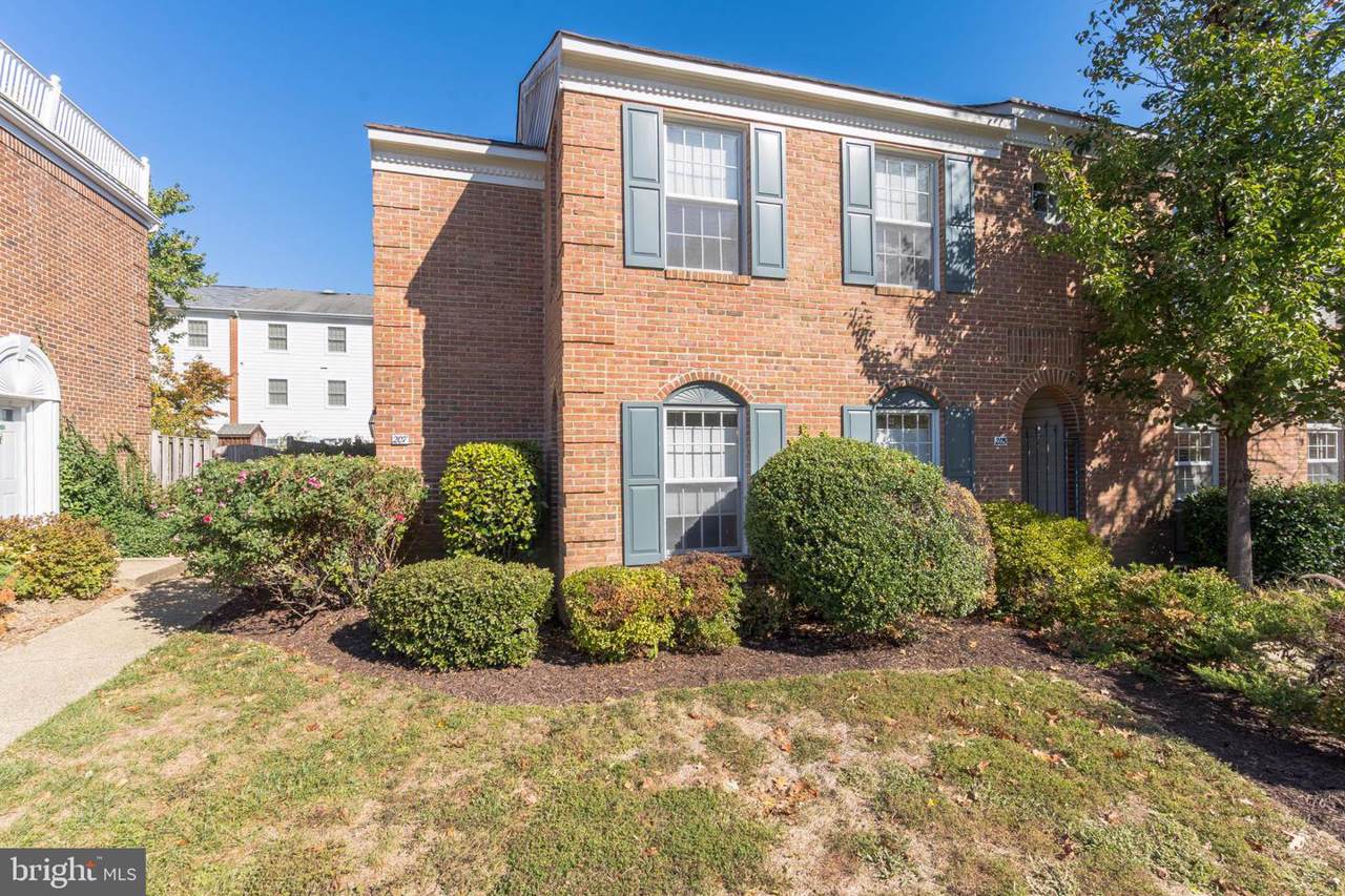 207 Heather Court - Photo 1
