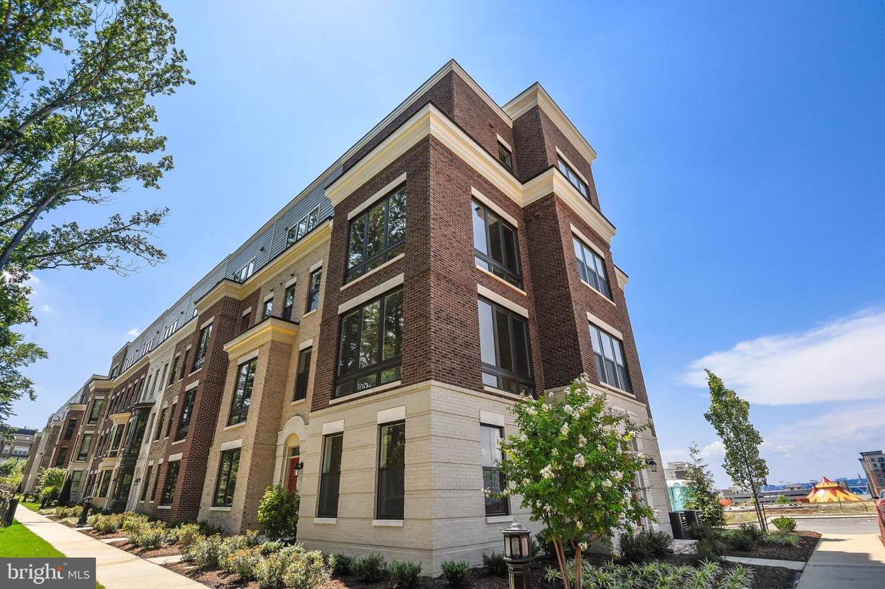 516 Harborview Drive - Photo 1