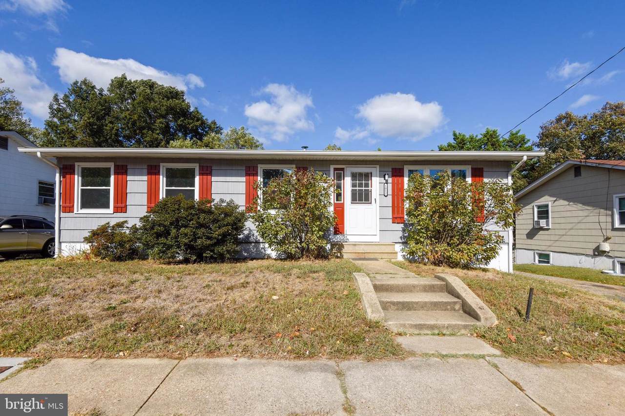 1012 Tyler Avenue - Photo 1
