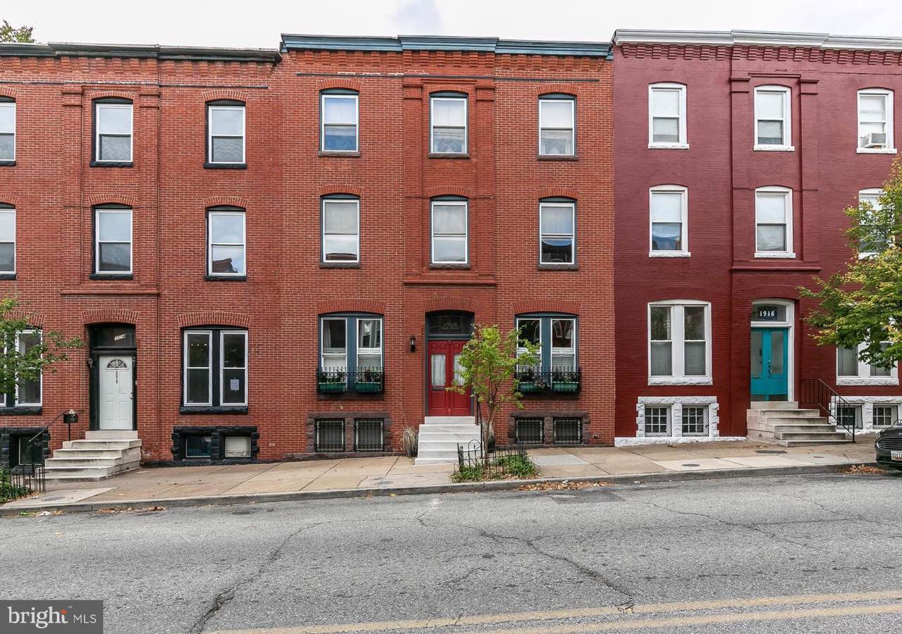 1916 Park Avenue - Photo 1