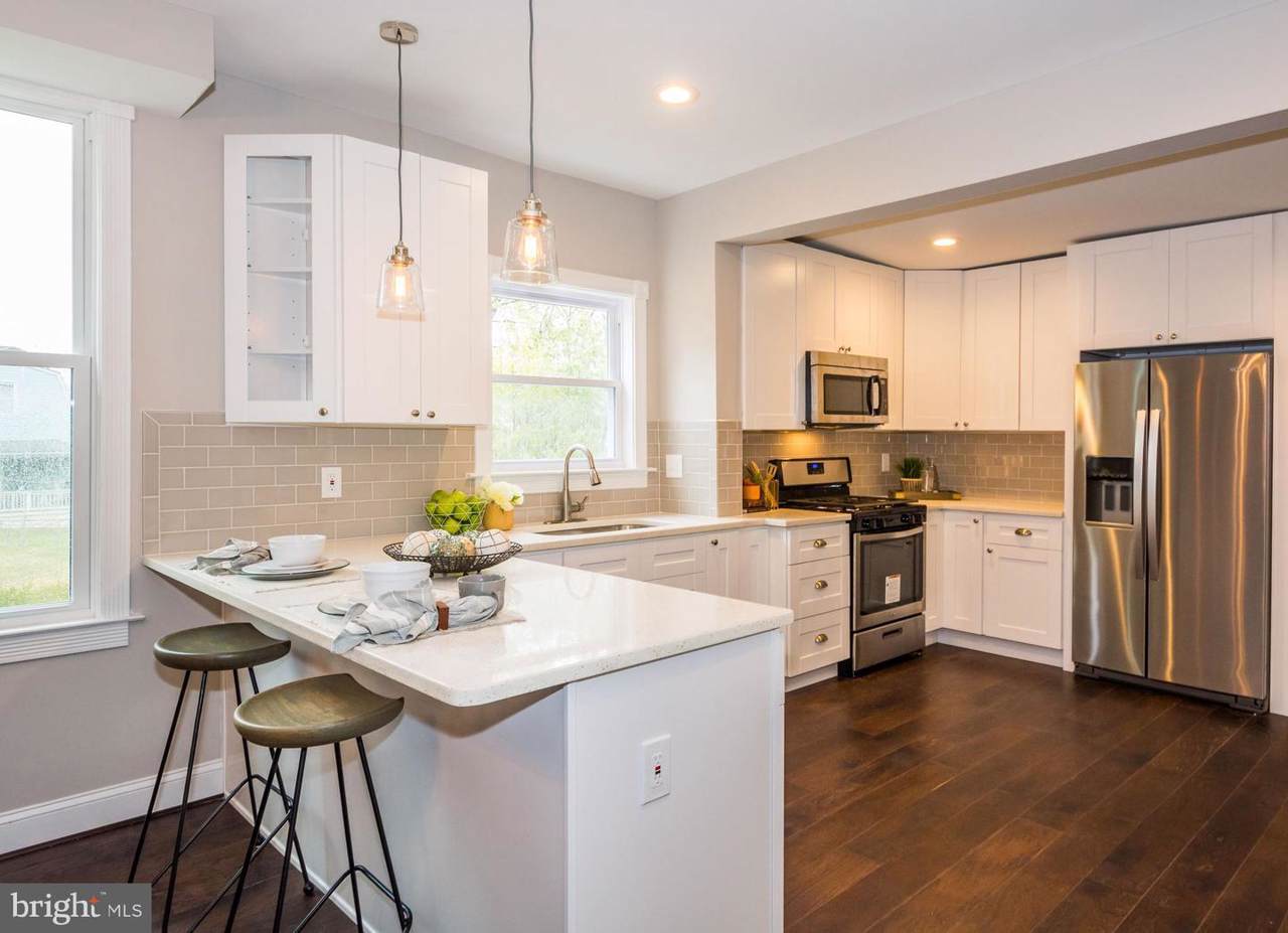 1829 Woodside Avenue - Photo 1