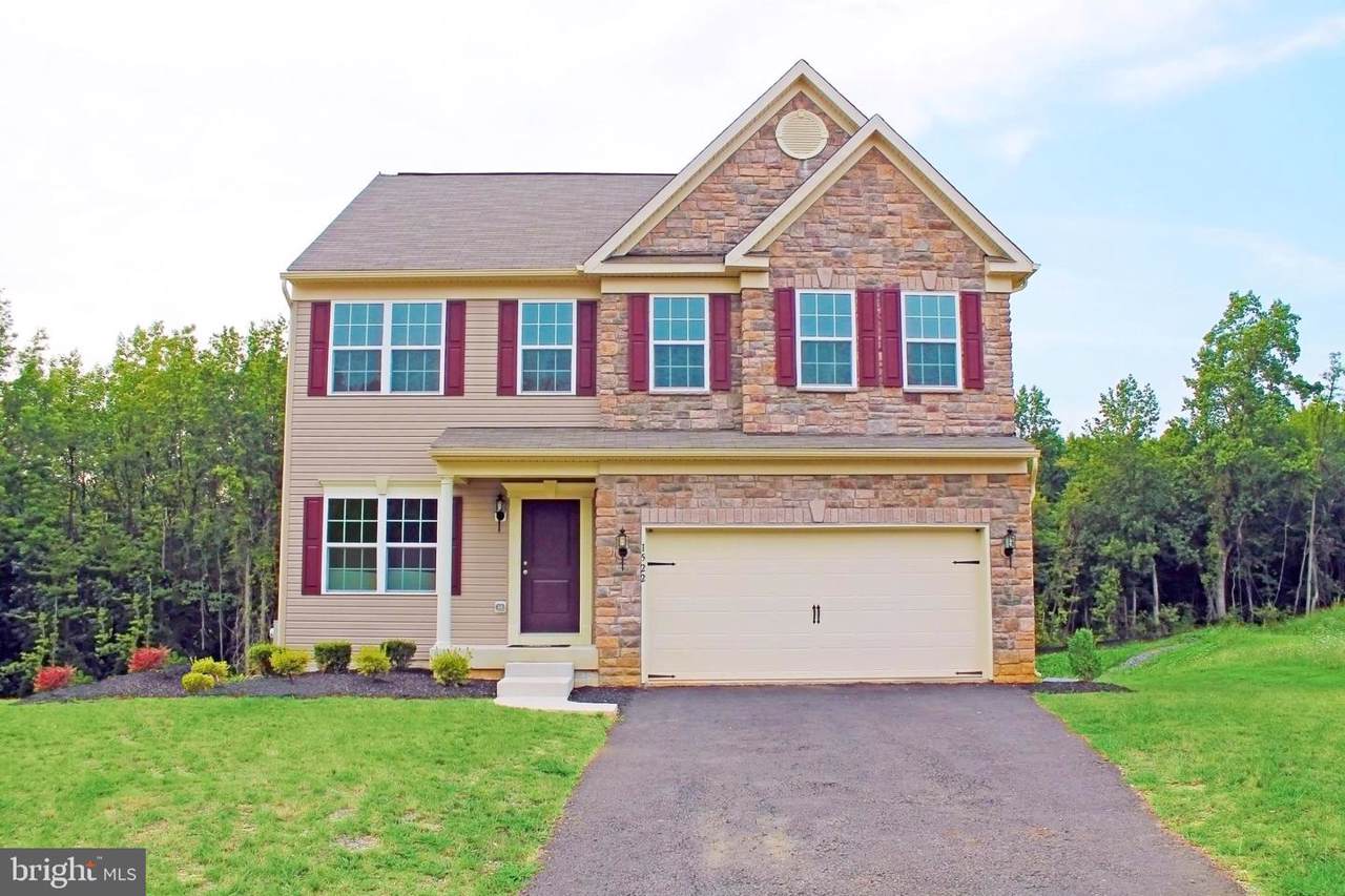 105 Pelham Drive - Photo 1
