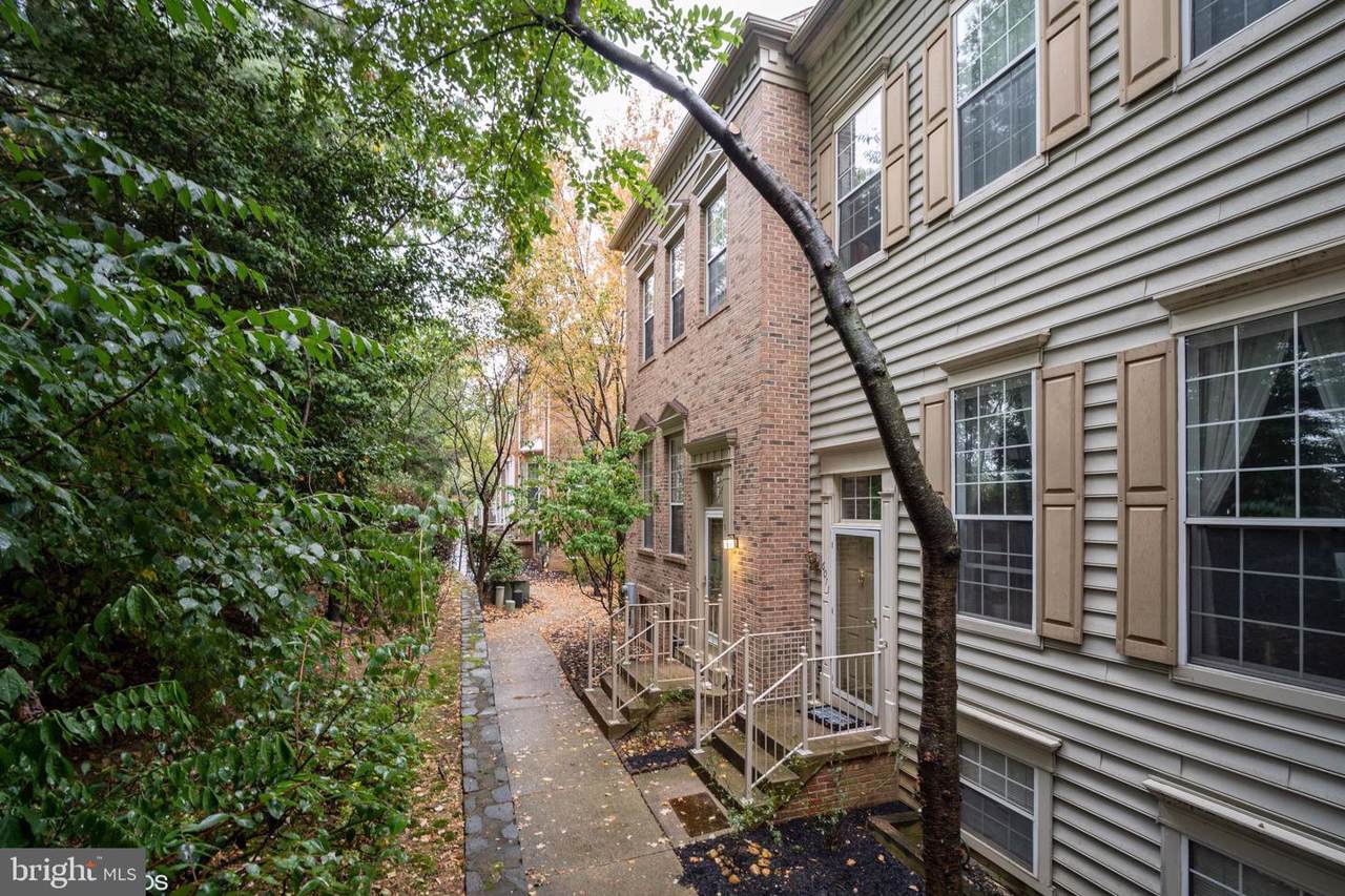 6013 Riddle Walk - Photo 1
