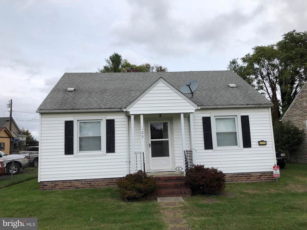 129 14TH Street - Photo 1