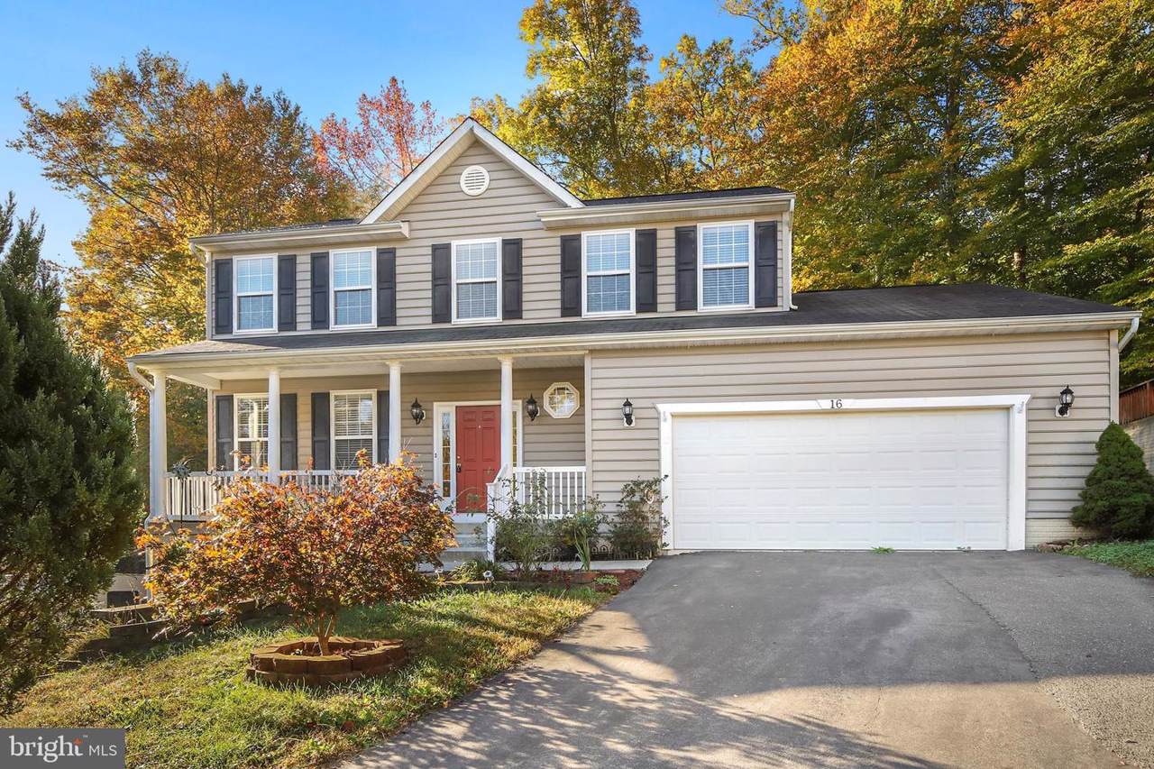 16 Howard Circle - Photo 1