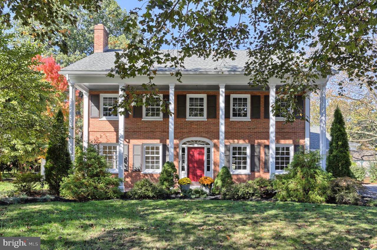 1625 Oak Street - Photo 1