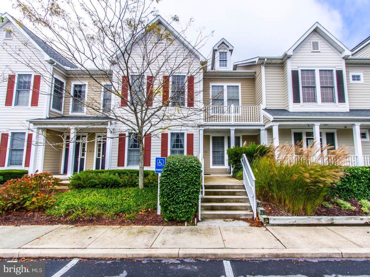 232 October Glory Avenue - Photo 1