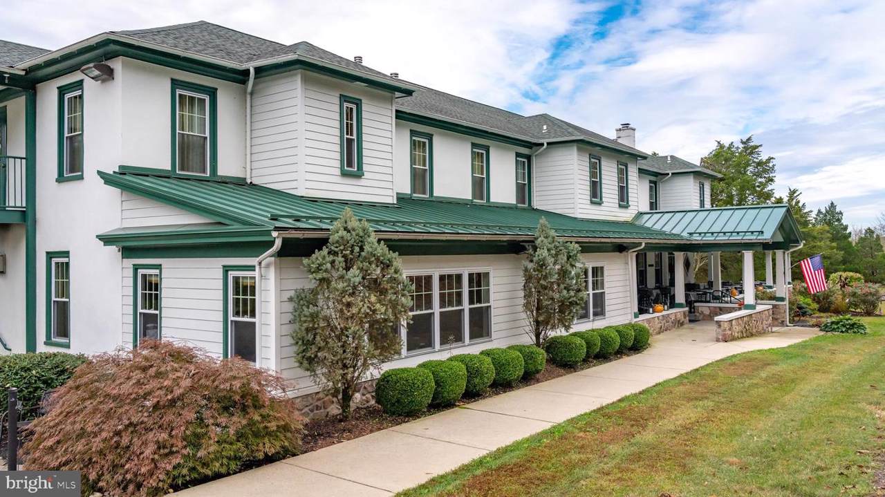 150 Park Avenue - Photo 1