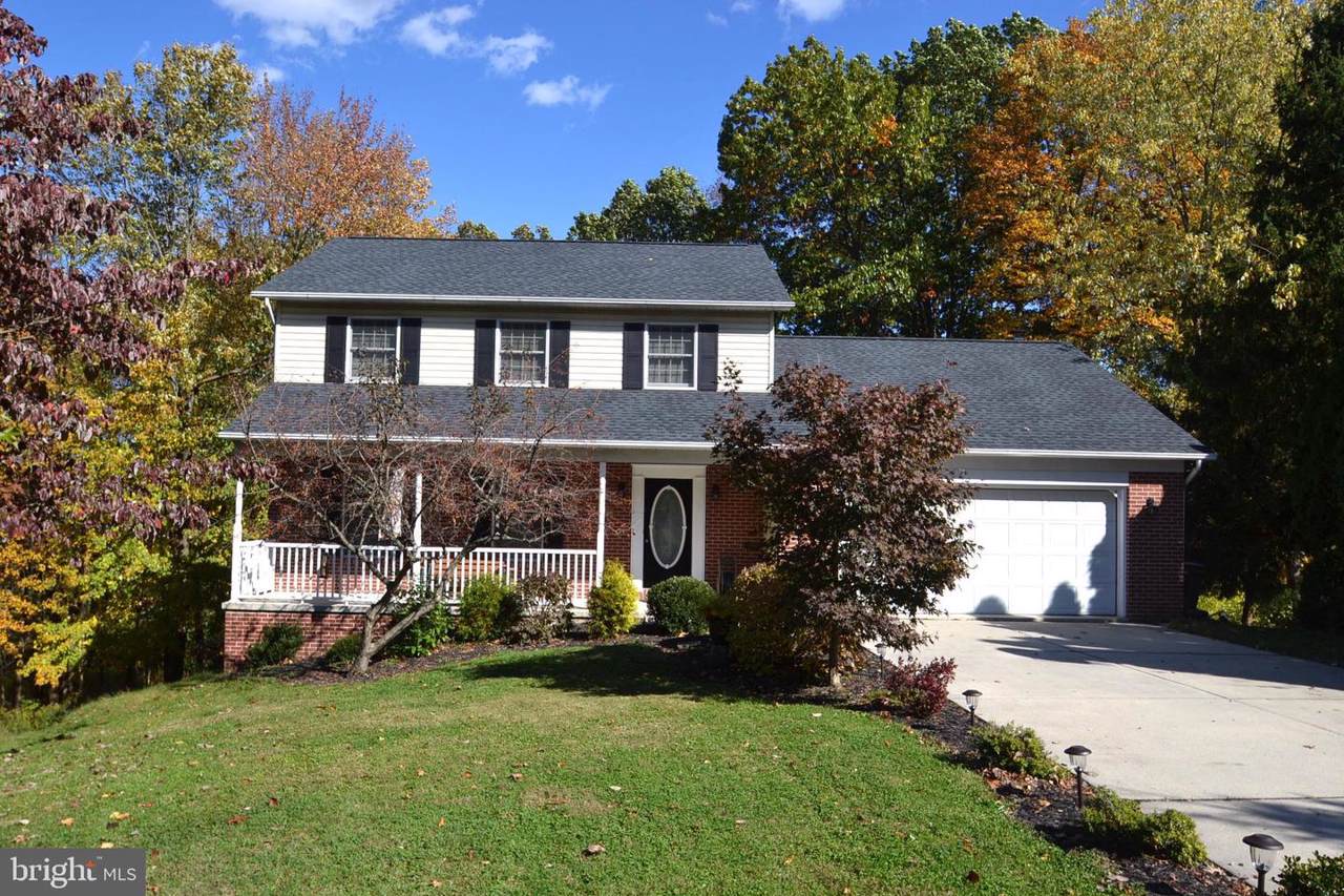 925 Emerald Lane - Photo 1