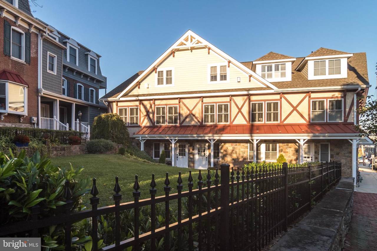 222 Ford Street - Photo 1