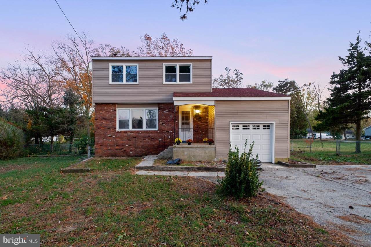 7 Girard Avenue - Photo 1