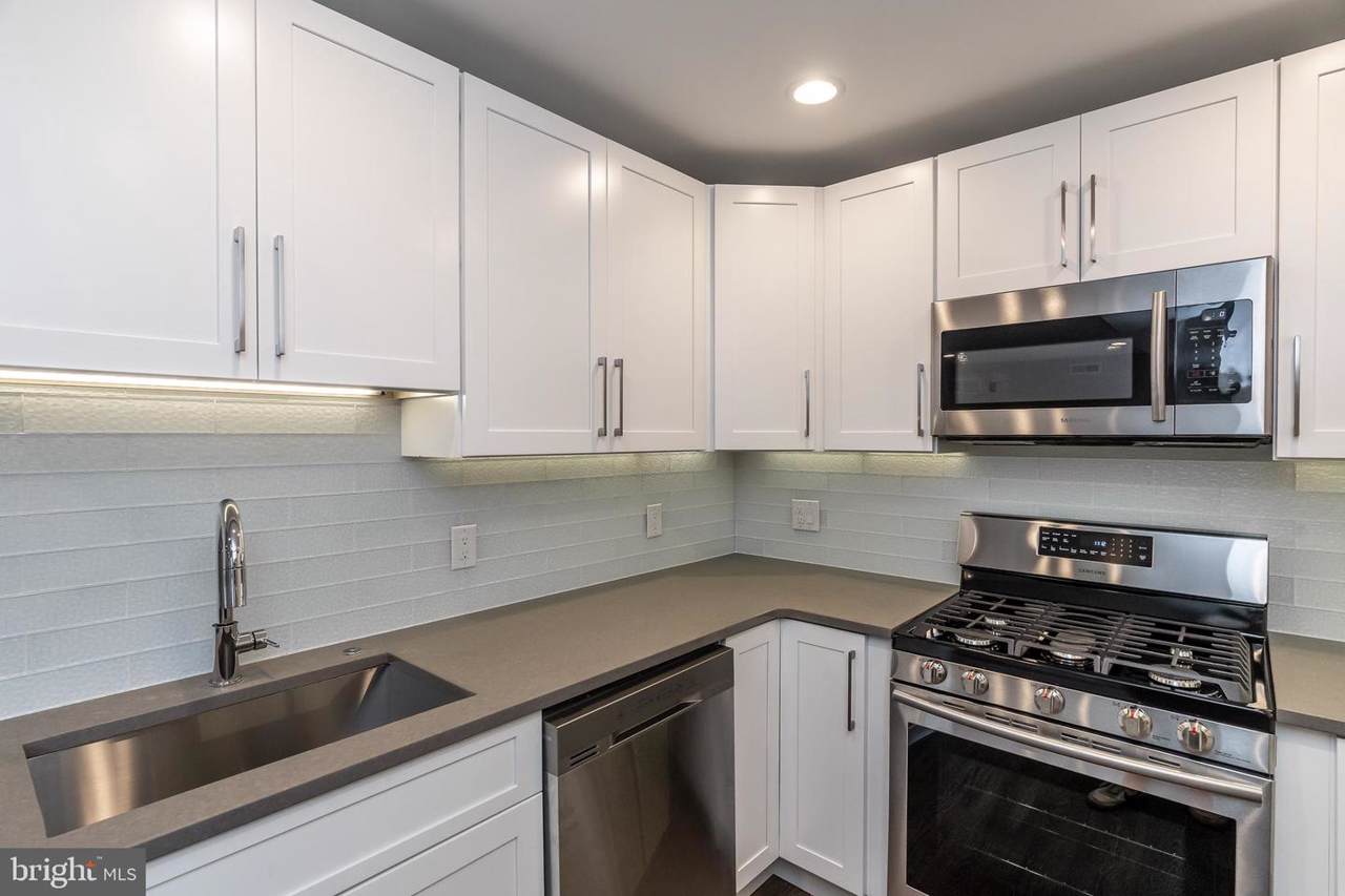 528 5TH Street - Photo 1