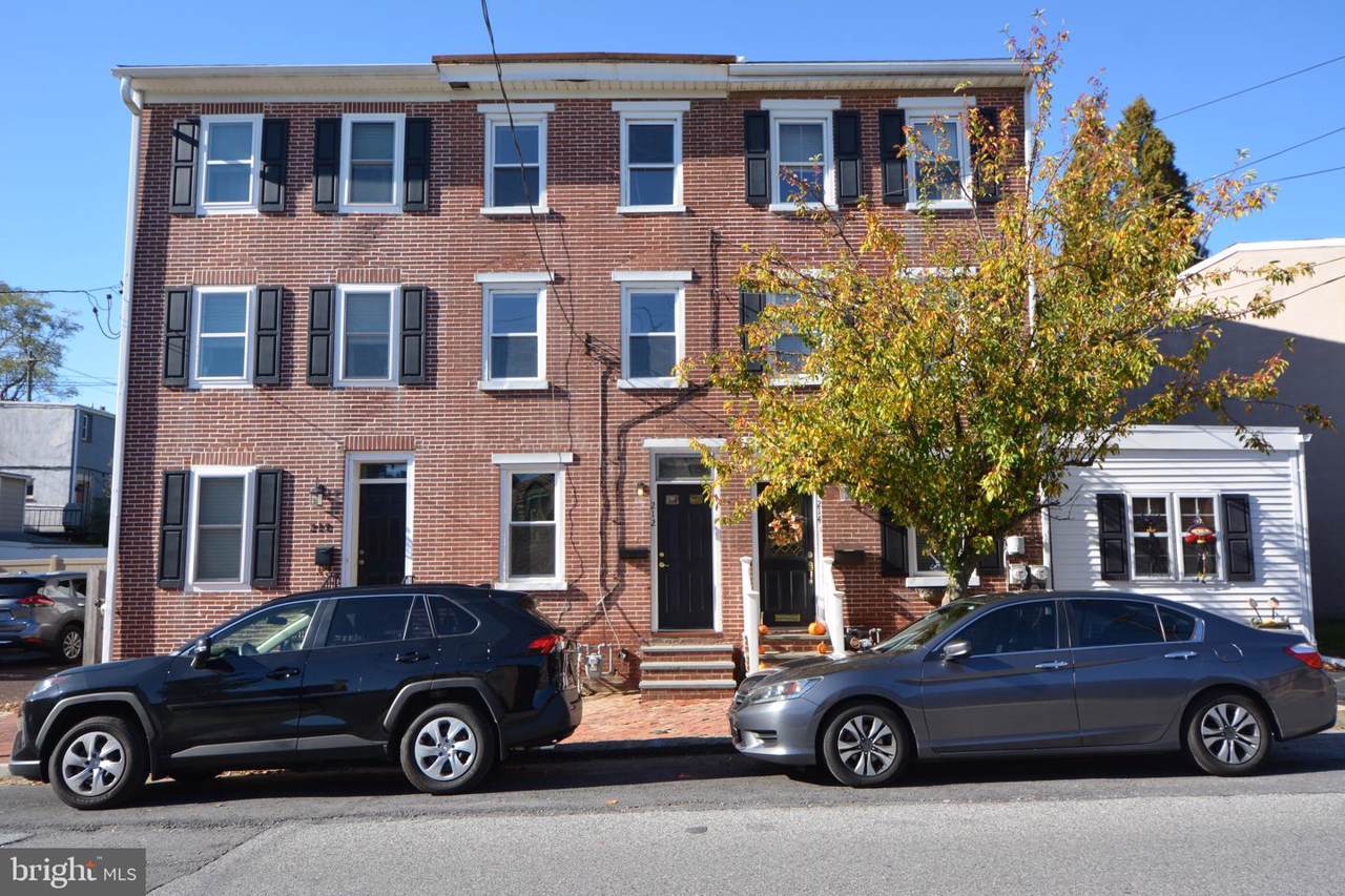 212 Franklin Street - Photo 1