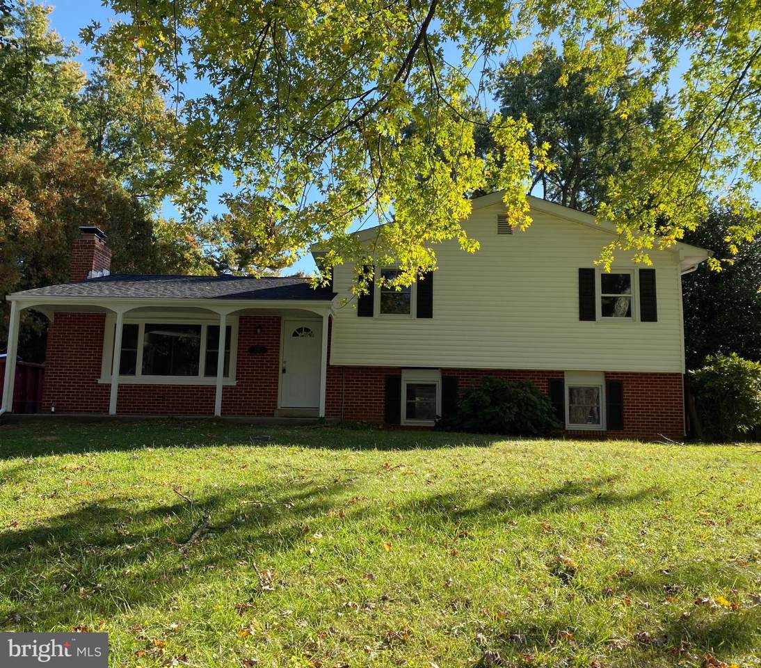119 Lexington Road - Photo 1
