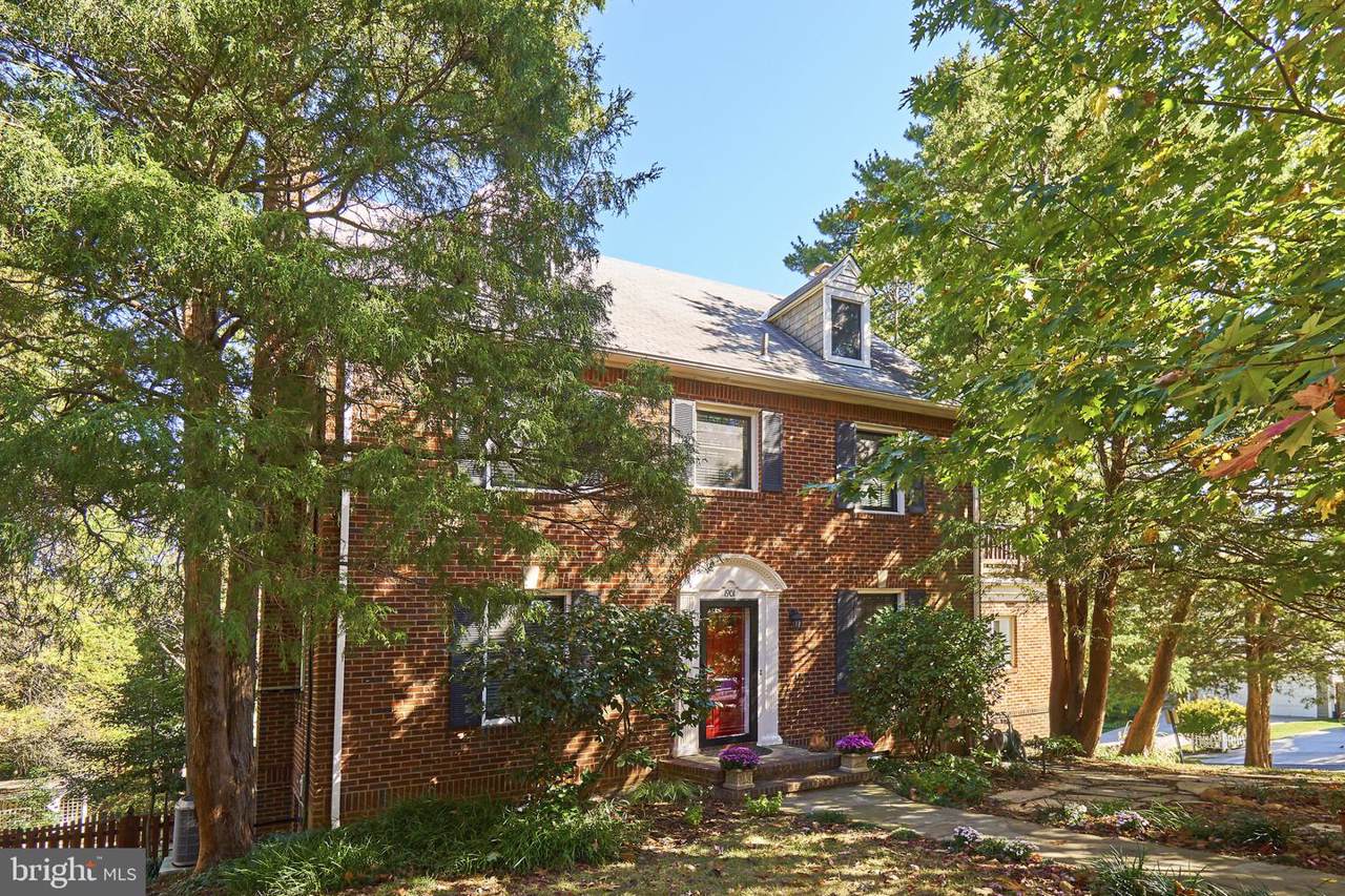 1901 Glebe Road - Photo 1