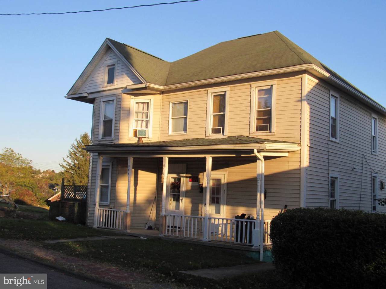 164-166 Maple Street - Photo 1