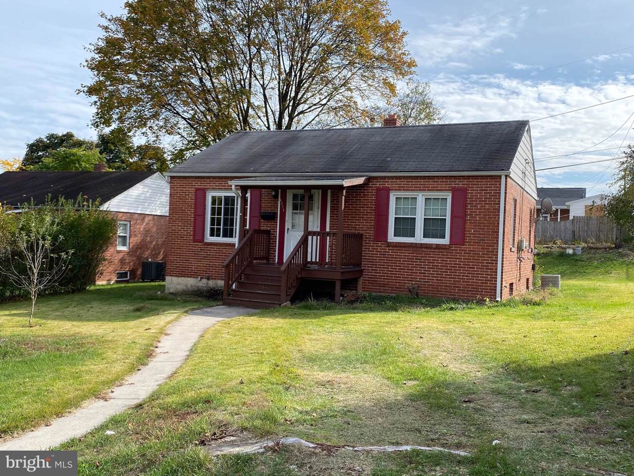 6351 Somerset Street - Photo 1